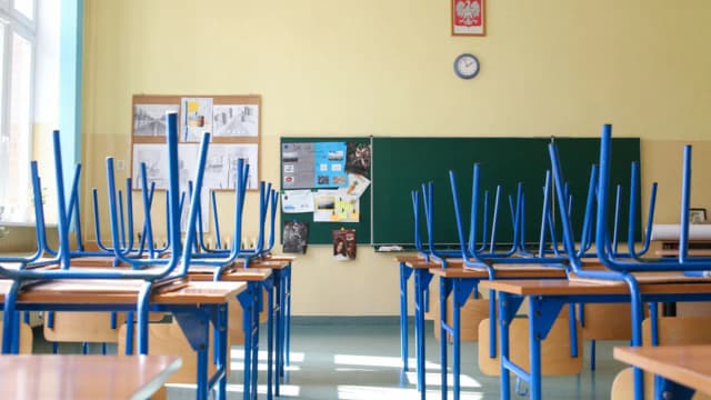 Na czym polega nauczanie hybrydowe i jak zmienia edukację? Na czym polega nauczanie hybrydowe i jak zmienia edukację?